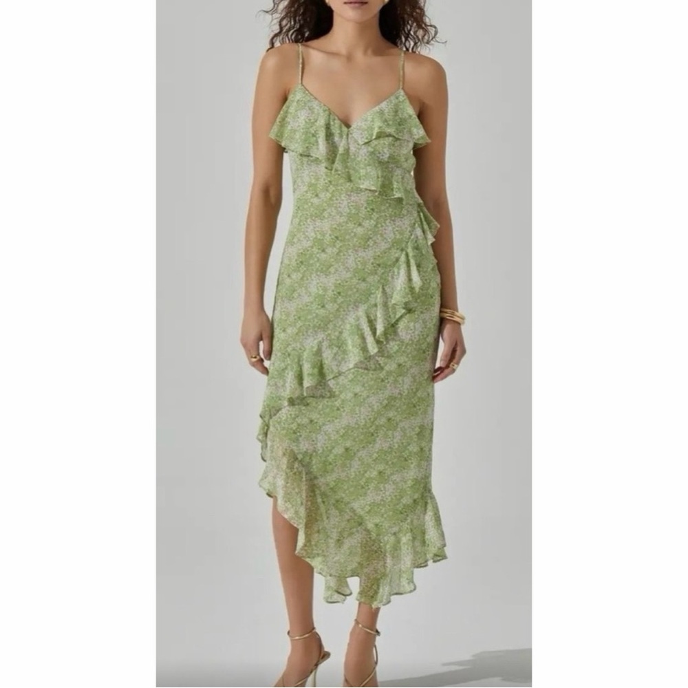ASTR Green Floral Dress
